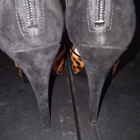 Shoes - Picture 4 of 5